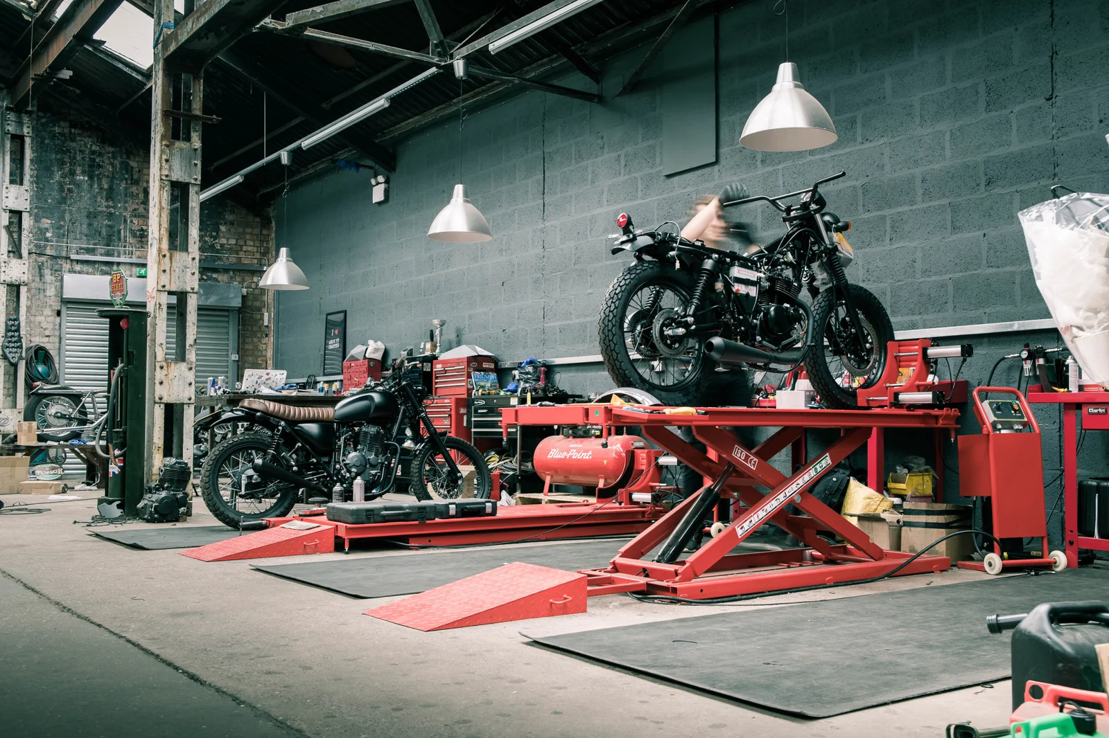 Flat-Out-Mutt-Motorcycle-Workshop-017